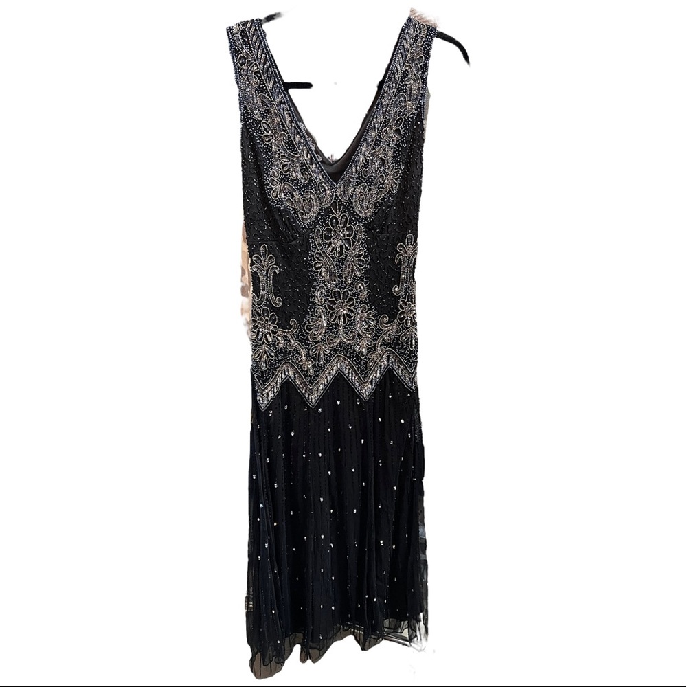 Pisarro Nights Beaded Sleeveless Black V Neck Flapper Dress